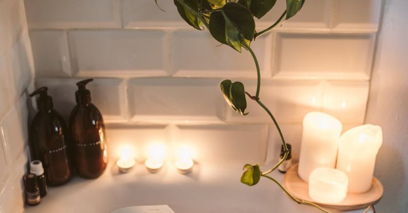 Luxury Family - A Romantic Setting In The Bathroom